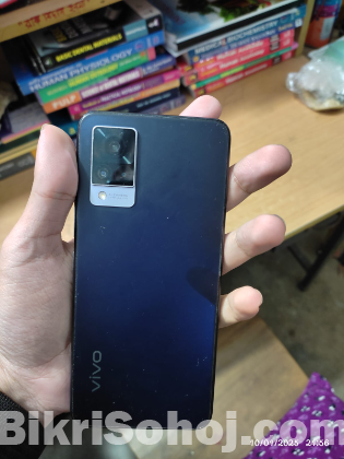 Vivo v21